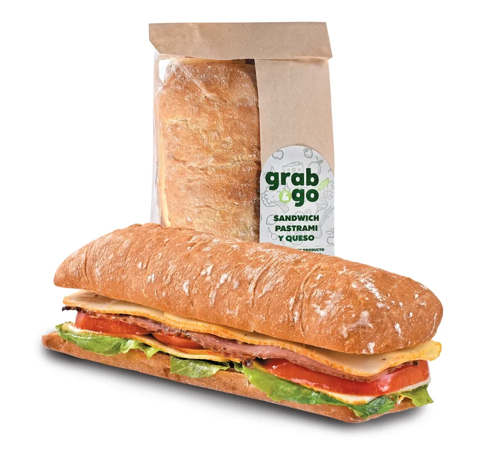 1-und-2100002989216.webp Sandwich Pastrami De Pavo Y Queso - Image 1